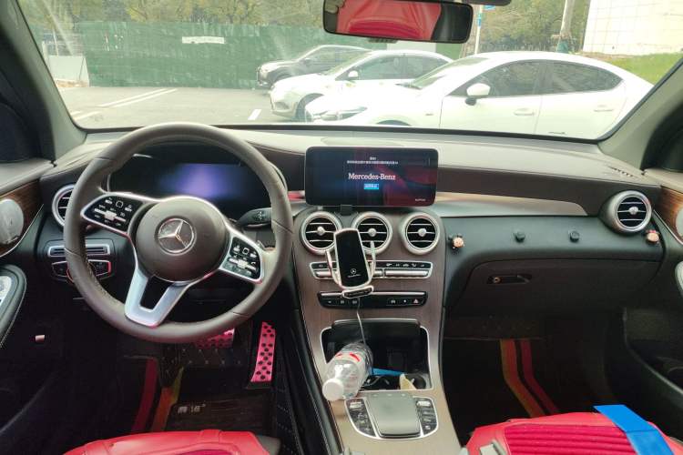 Used Mercedes-Benz GLC 2021 GLC 300 L 4MATIC Dynamic Model Center Console