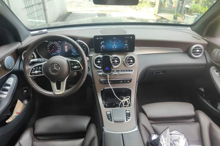 Used Mercedes-Benz GLC 2021 GLC 260 L 4MATIC Luxury Model Center Console