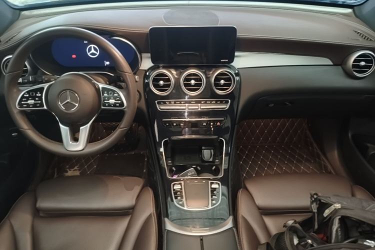 Used Mercedes-Benz GLC 2021 GLC 260 L 4MATIC Dynamic Edition Center Console