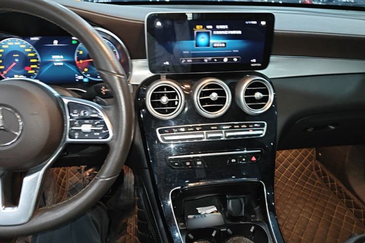 Used Mercedes-Benz GLC 2021 GLC 260 L 4MATIC Dynamic Edition Center Console