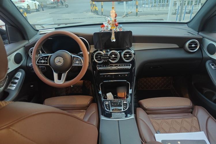 Used Mercedes-Benz GLC 2021 GLC 260 L 4MATIC Dynamic Edition Center Console