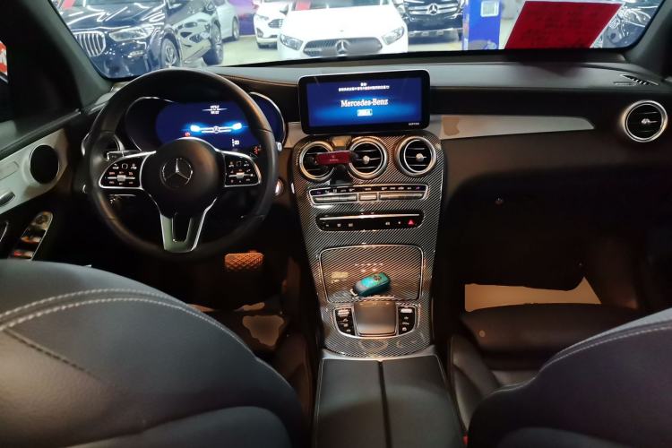 Used Mercedes-Benz GLC 2021 GLC 260 L 4MATIC Dynamic Edition Center Console