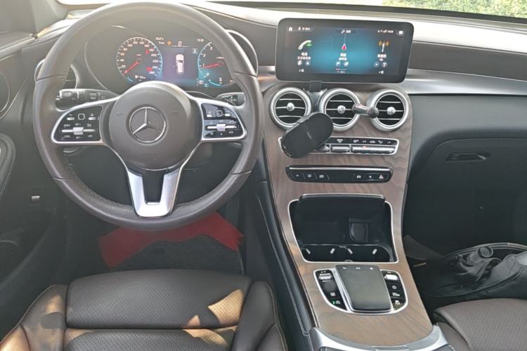 Used Mercedes-Benz GLC 2021 GLC 260 L 4MATIC Luxury Model Center Console