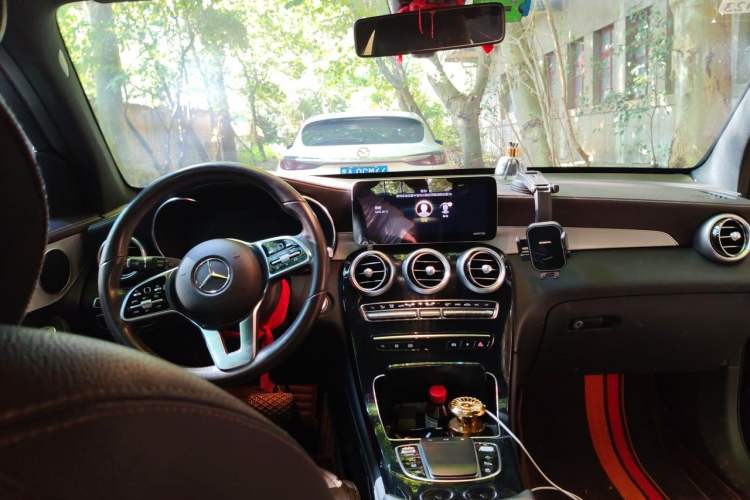 Used Mercedes-Benz GLC 2021 GLC 260 L 4MATIC Dynamic Edition Center Console