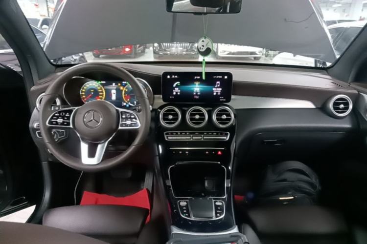 Used Mercedes-Benz GLC 2021 GLC 260 L 4MATIC Dynamic Edition Center Console
