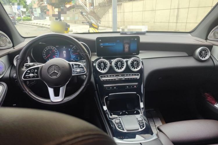 Used Mercedes-Benz GLC 2021 GLC 260 L 4MATIC Dynamic Edition Center Console