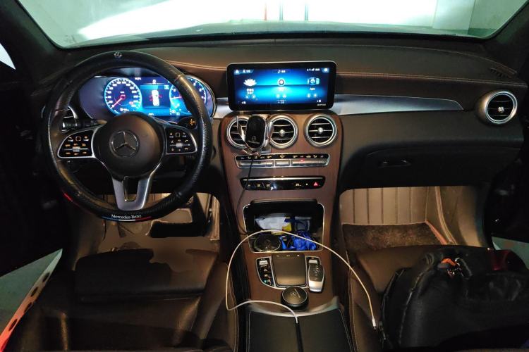 Used Mercedes-Benz GLC 2021 GLC 300 L 4MATIC Dynamic Model Center Console