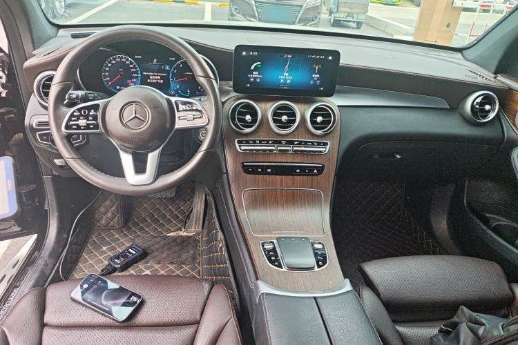 Used Mercedes-Benz GLC 2021 GLC 300 L 4MATIC Dynamic Model Center Console