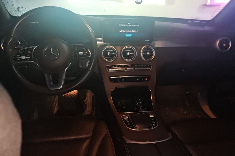 Used Mercedes-Benz GLC 2021 GLC 300 L 4MATIC Dynamic Model Center Console