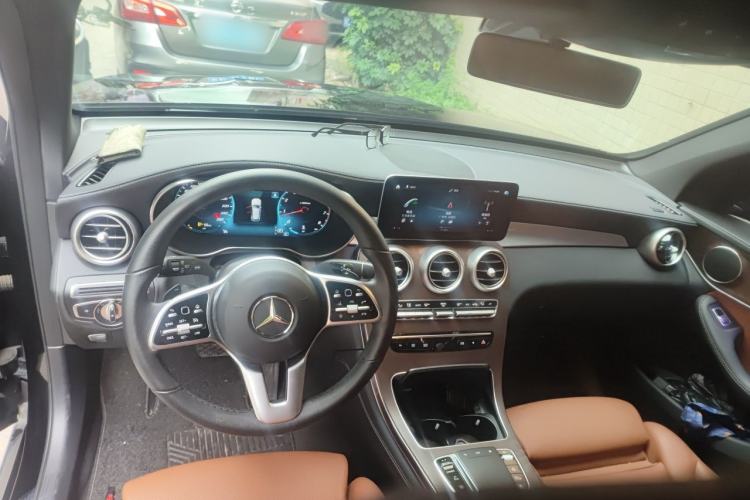 Used Mercedes-Benz GLC 2021 GLC 260 L 4MATIC Luxury Model Center Console