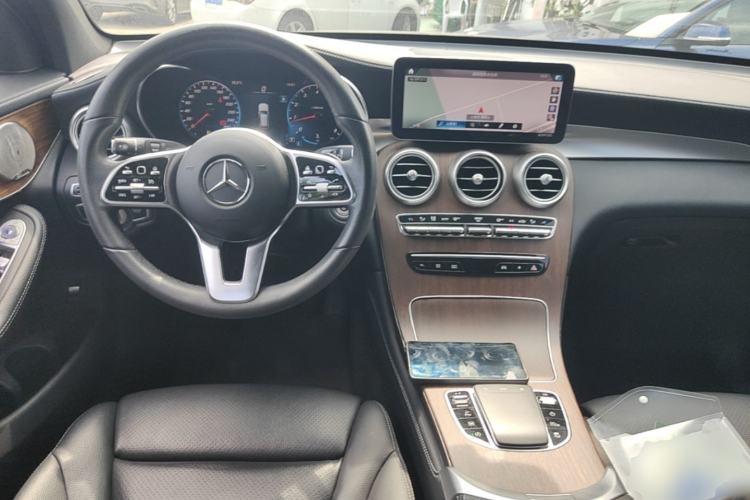 Used Mercedes-Benz GLC 2021 GLC 300 L 4MATIC Dynamic Model Center Console