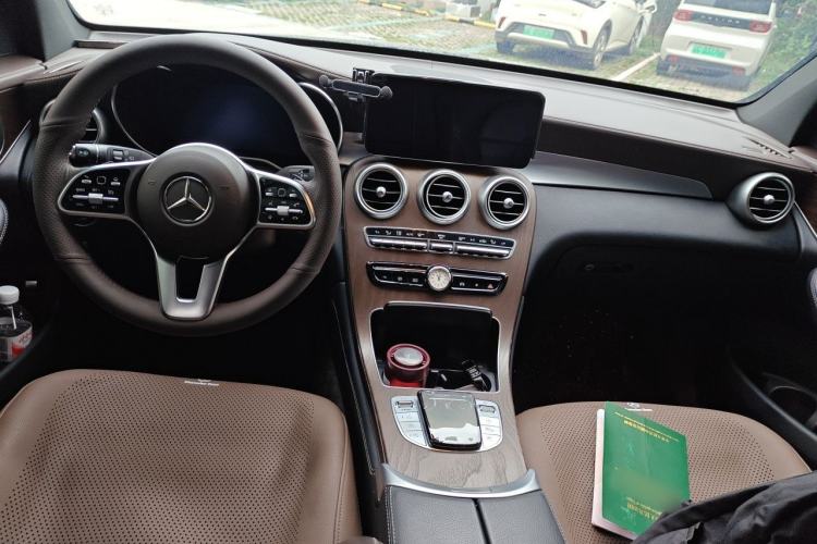 Used Mercedes-Benz GLC 2021 GLC 260 L 4MATIC Luxury Model Center Console