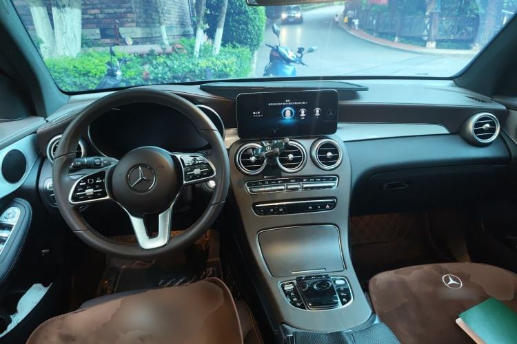 Used Mercedes-Benz GLC 2021 GLC 260 L 4MATIC Dynamic Edition Center Console