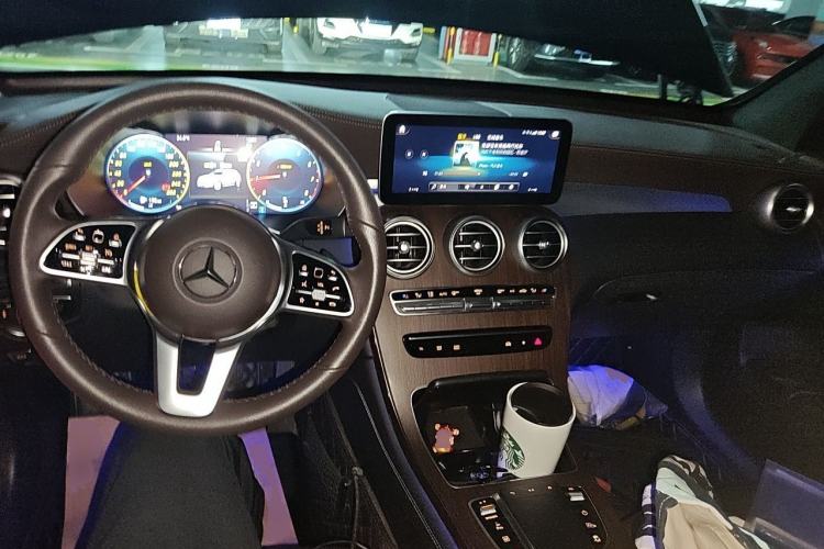 Used Mercedes-Benz GLC 2021 GLC 300 L 4MATIC Dynamic Model Center Console
