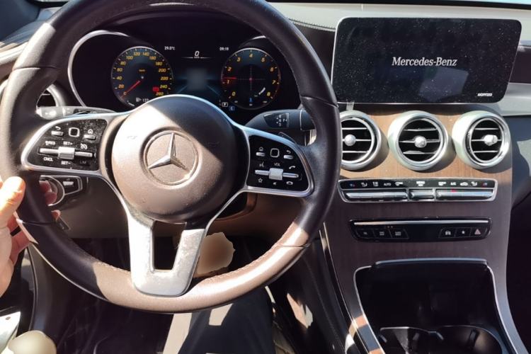 Used Mercedes-Benz GLC 2021 GLC 300 L 4MATIC Dynamic Model Center Console