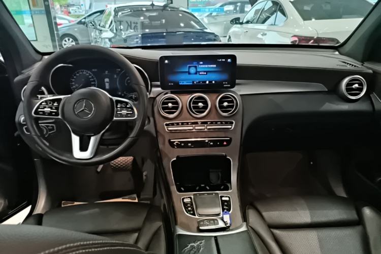 Used Mercedes-Benz GLC 2021 GLC 300 L 4MATIC Dynamic Model Center Console