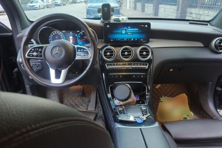 Used Mercedes-Benz GLC 2021 GLC 260 L 4MATIC Dynamic Edition Center Console