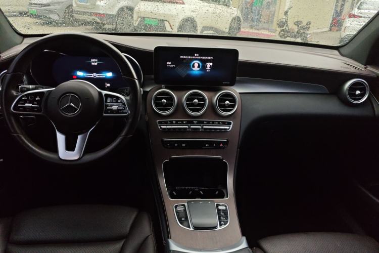 Used Mercedes-Benz GLC 2021 GLC 300 L 4MATIC Dynamic Model Center Console