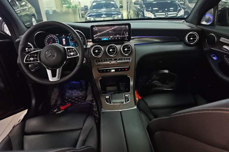 Used Mercedes-Benz GLC 2021 GLC 260 L 4MATIC Luxury Model Center Console