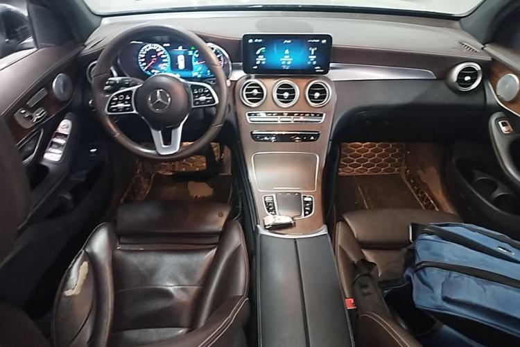 Used Mercedes-Benz GLC 2021 GLC 300 L 4MATIC Dynamic Model Center Console