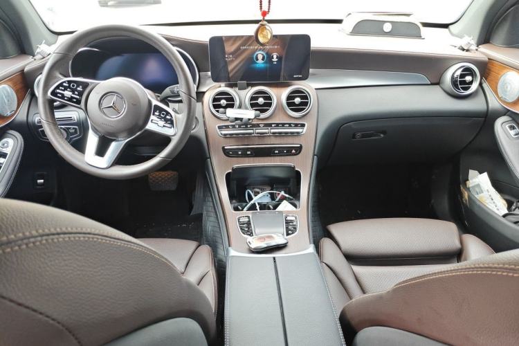 Used Mercedes-Benz GLC 2021 GLC 300 L 4MATIC Dynamic Model Center Console