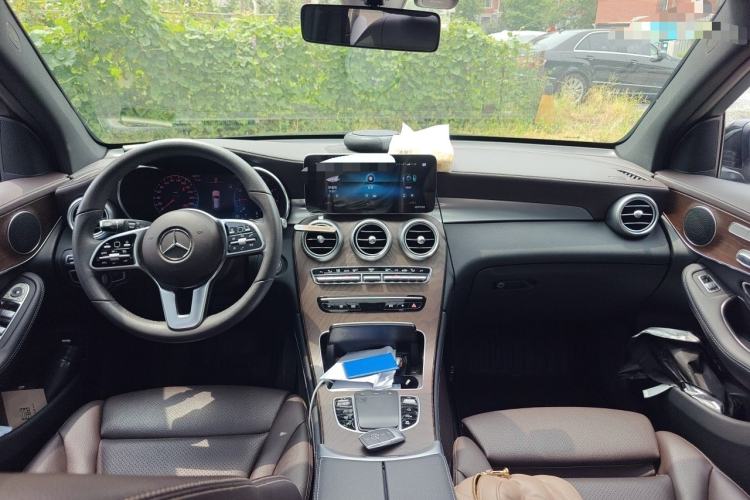 Used Mercedes-Benz GLC 2021 GLC 260 L 4MATIC Luxury Model Center Console