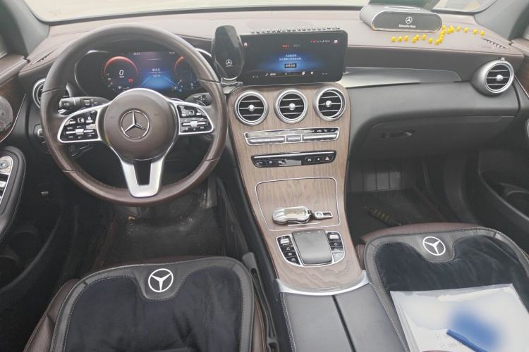 Used Mercedes-Benz GLC 2021 GLC 260 L 4MATIC Luxury Model Center Console