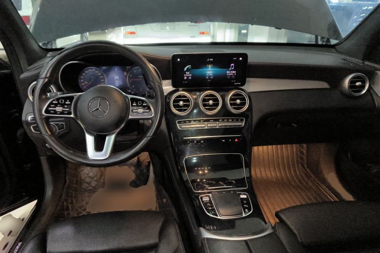 Used Mercedes-Benz GLC 2021 GLC 260 L 4MATIC Dynamic Edition Center Console