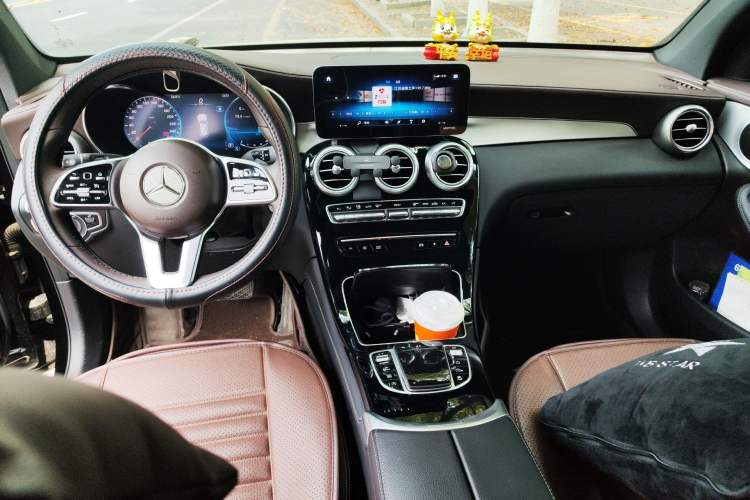 Used Mercedes-Benz GLC 2021 GLC 260 L 4MATIC Dynamic Edition Center Console