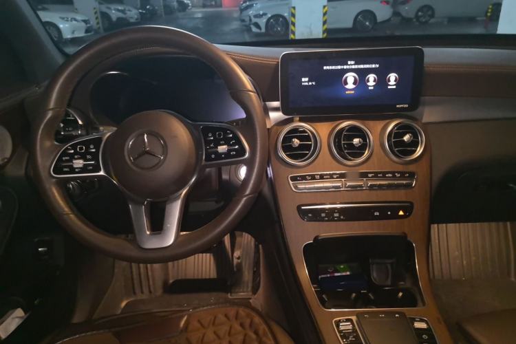 Used Mercedes-Benz GLC 2021 GLC 300 L 4MATIC Dynamic Model Center Console