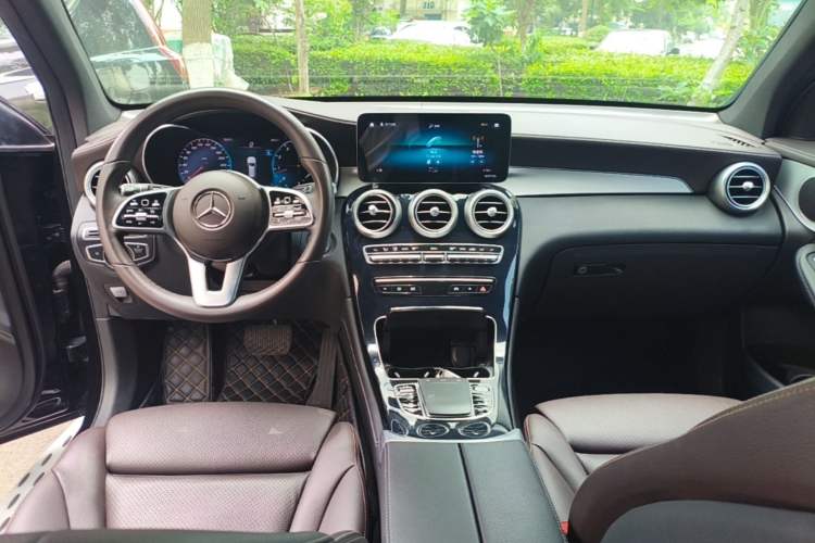Used Mercedes-Benz GLC 2021 GLC 260 L 4MATIC Dynamic Edition Center Console