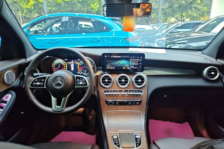 Used Mercedes-Benz GLC 2021 GLC 300 L 4MATIC Dynamic Model Center Console