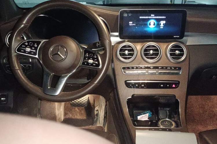 Used Mercedes-Benz GLC 2021 GLC 260 L 4MATIC Luxury Model Center Console
