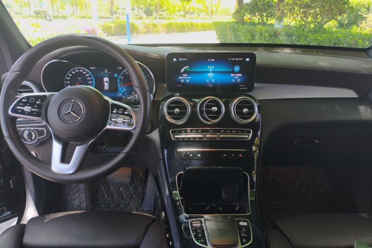 Used Mercedes-Benz GLC 2021 GLC 260 L 4MATIC Dynamic Edition Center Console
