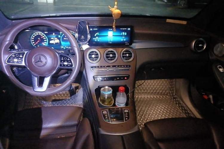 Used Mercedes-Benz GLC 2021 GLC 300 L 4MATIC Dynamic Model Center Console