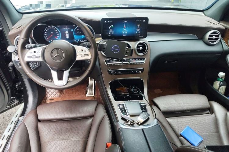 Used Mercedes-Benz GLC 2021 GLC 300 L 4MATIC Dynamic Model Center Console