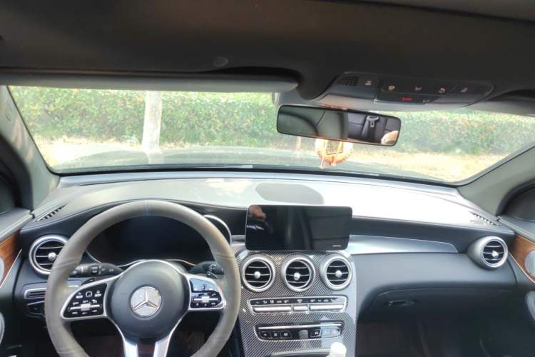 Used Mercedes-Benz GLC 2021 GLC 300 L 4MATIC Dynamic Model Center Console
