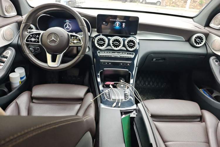 Used Mercedes-Benz GLC 2021 GLC 260 L 4MATIC Dynamic Edition Center Console