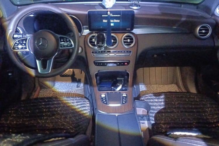 Used Mercedes-Benz GLC 2021 GLC 300 L 4MATIC Dynamic Model Center Console