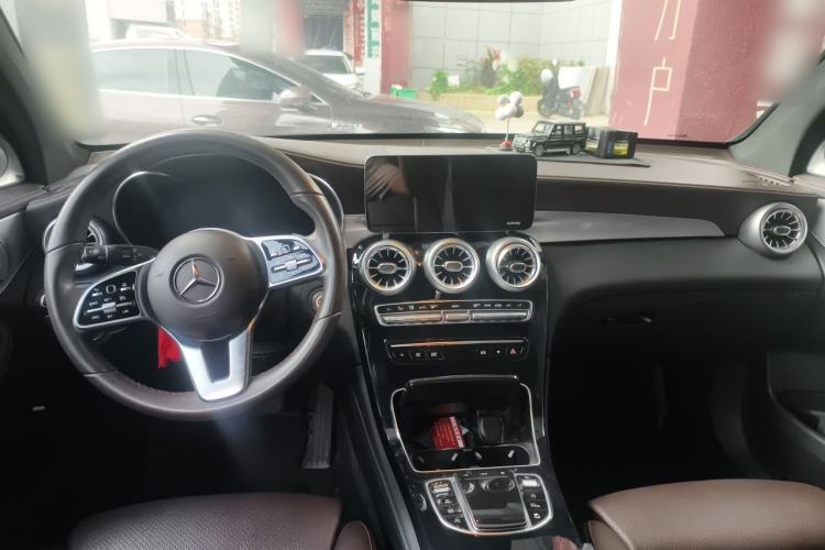 Used Mercedes-Benz GLC 2021 GLC 260 L 4MATIC Dynamic Edition Center Console