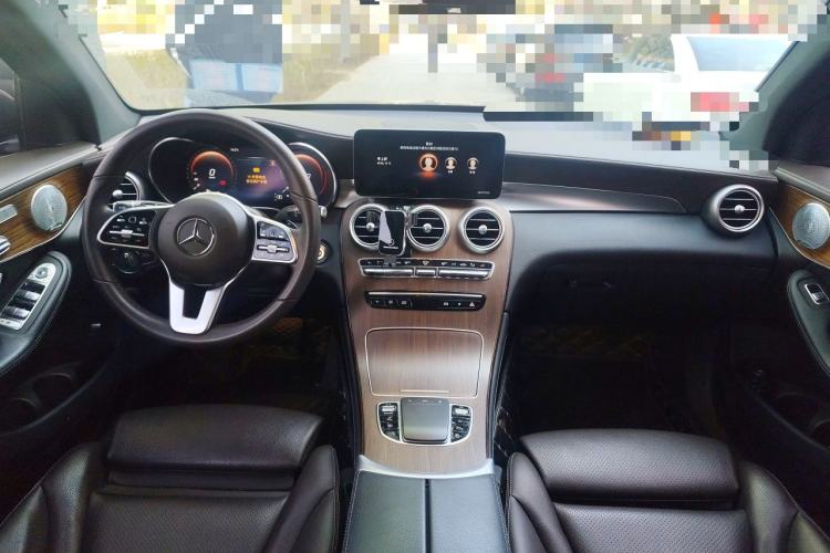 Used Mercedes-Benz GLC 2021 GLC 300 L 4MATIC Dynamic Model Center Console