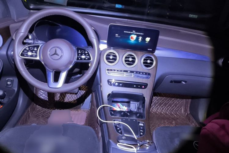 Used Mercedes-Benz GLC 2021 GLC 300 L 4MATIC Dynamic Model Center Console