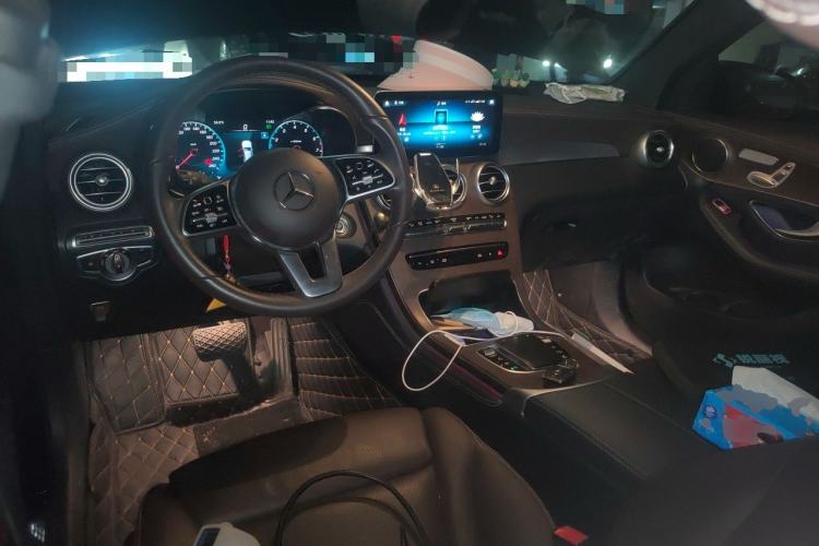 Used Mercedes-Benz GLC 2021 GLC 260 L 4MATIC Luxury Model Center Console