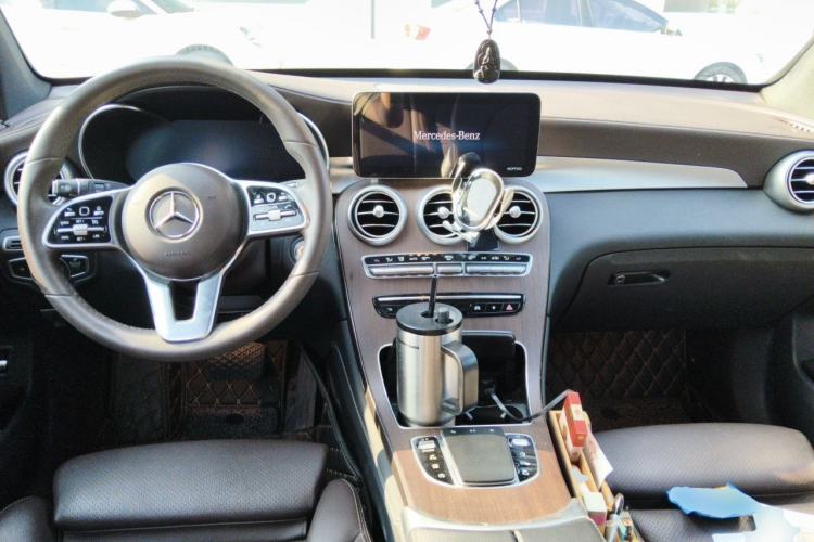 Used Mercedes-Benz GLC 2021 GLC 300 L 4MATIC Dynamic Model Center Console
