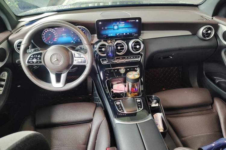 Used Mercedes-Benz GLC 2021 GLC 260 L 4MATIC Dynamic Edition Center Console