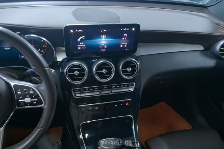 Used Mercedes-Benz GLC 2021 GLC 260 L 4MATIC Dynamic Edition Center Console