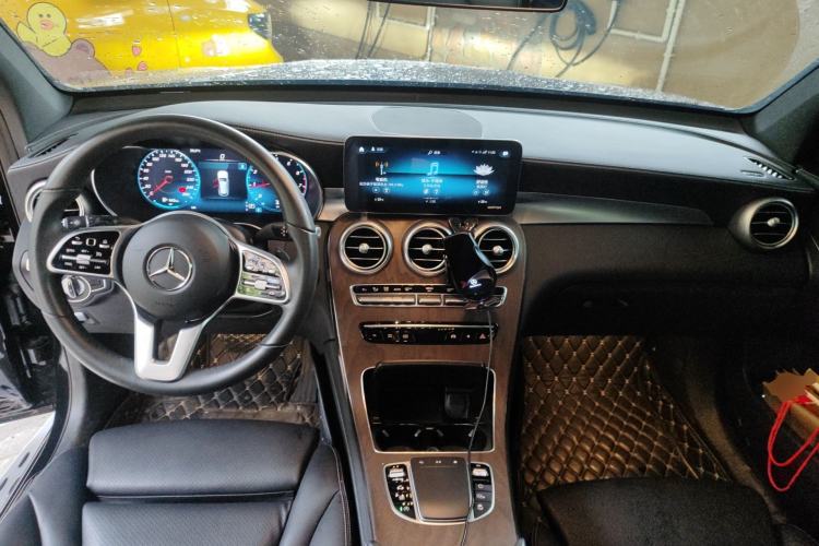 Used Mercedes-Benz GLC 2021 GLC 260 L 4MATIC Luxury Model Center Console