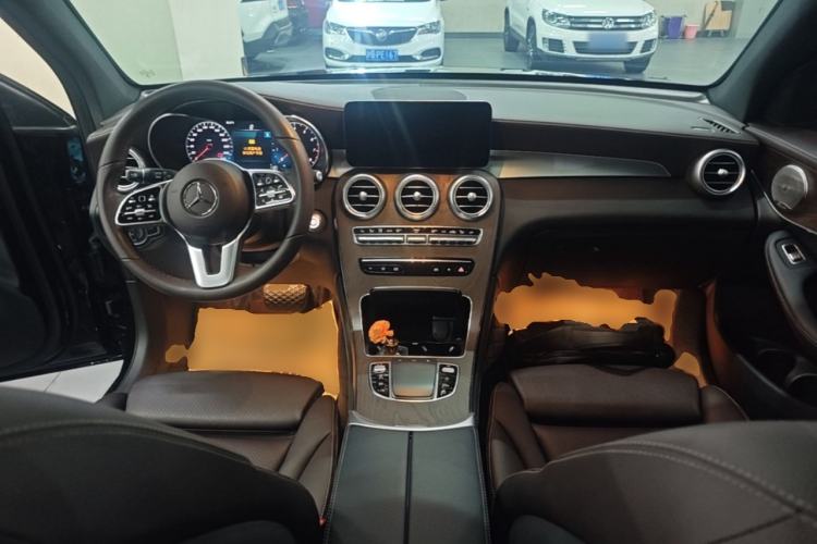 Used Mercedes-Benz GLC 2021 GLC 260 L 4MATIC Luxury Model Center Console