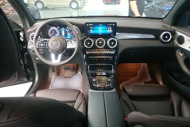 Used Mercedes-Benz GLC 2021 GLC 260 L 4MATIC Dynamic Edition Center Console