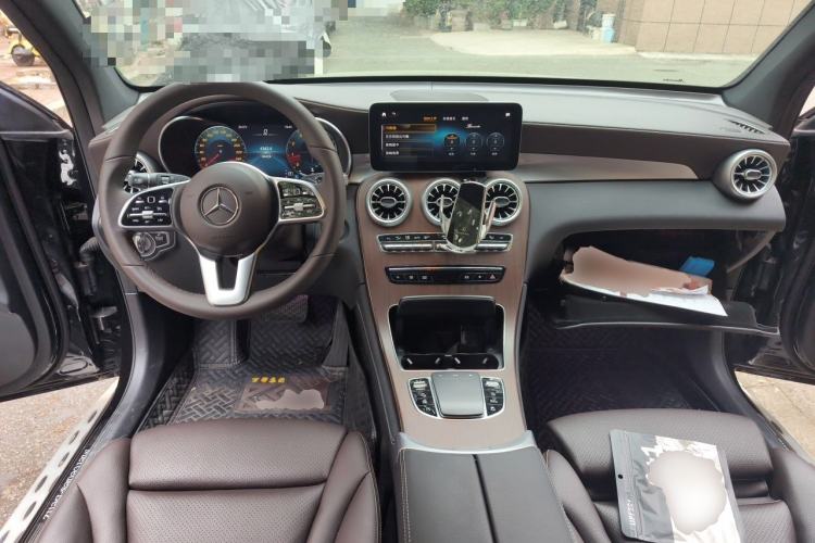 Used Mercedes-Benz GLC 2021 GLC 300 L 4MATIC Dynamic Model Center Console